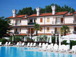 Apartment in a residence with pool in Rosolina